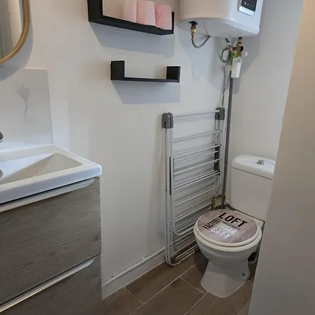 Διαμέρισμα Avec Parking A Pied Et Calme *