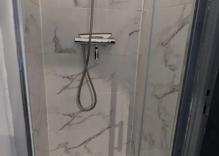 Avec Parking A Pied Et Calme Bandol